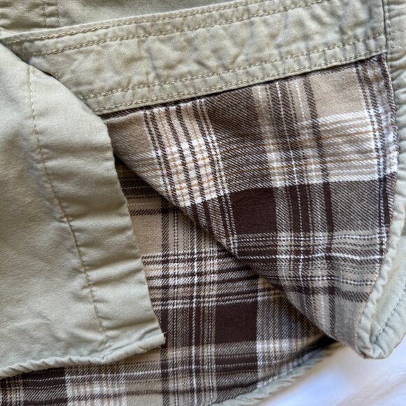 Wrangler flannel lined shacket w/ pockets, khaki w/ brown plaid interior, size M - Picture 5 of 6